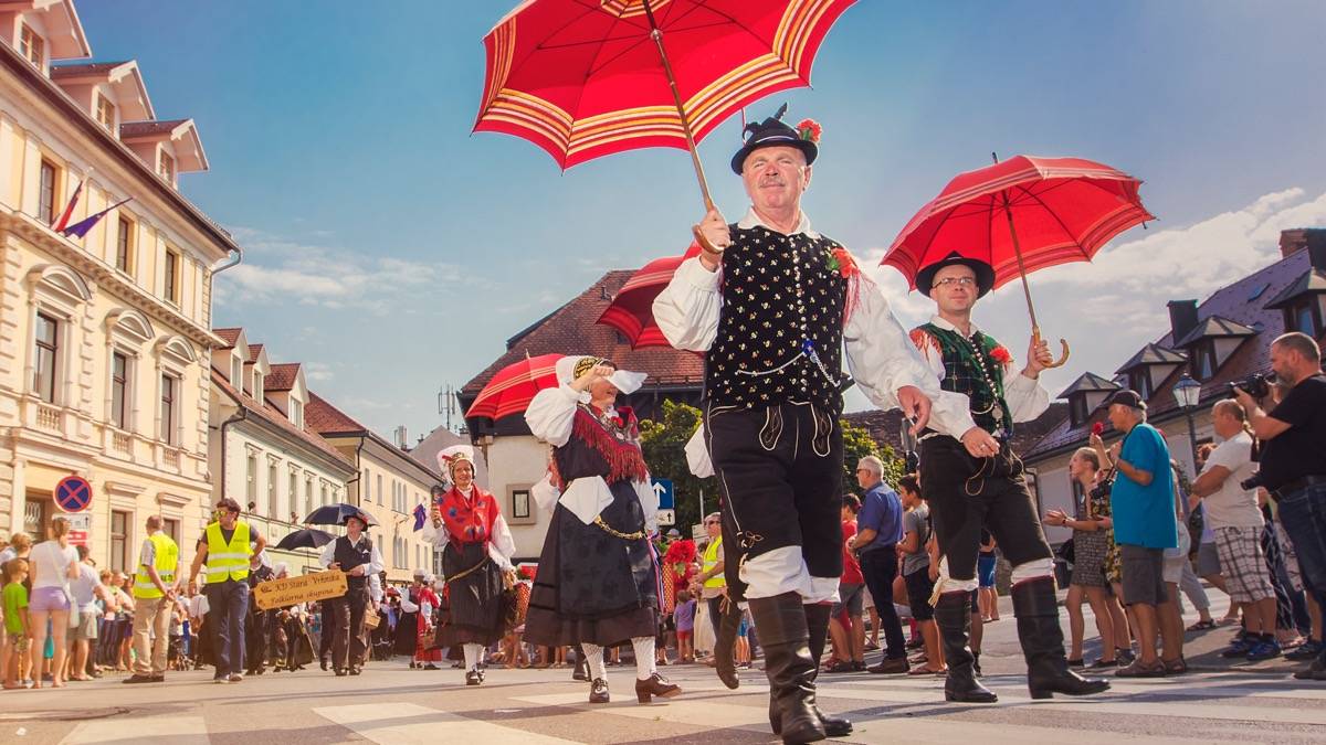 Days of National Costumes and Clothing Heritage in Kamnik