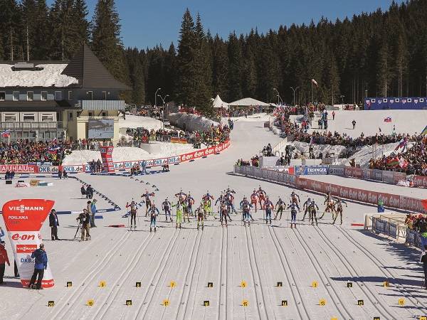 Biatlonsko svetovno prvenstvo z omejenim številom gledalcev
