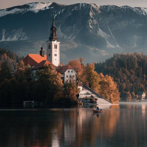 Lake Bled and its surroundings invite you to experience unforgettable adventures. Pamper yourself in the water of its thermal springs. Enjoy local flavours and visit the traditional events in Bled. #ifeelsLOVEnia #mojaslovenija #sloveniaoutdoor #bledslovenia ⁠
⁠
⁠
Photo by @harrypope.