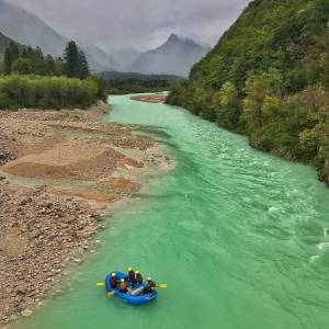 Rafting is one of the most popular activities on the Soča river. Have you ever experienced this adrenalin adventure? 
Thanks @adventureslovenia for sharing your photo with #ifeelsLOVEnia.
