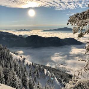 What a view from Čemšeniška planina. ⁠
⁠
#ifeelsLOVEnia #mojaslovenija #sloveniaoutdoor #winter #visitzasavje⁠
⁠
Photo by @visitzagorjeobsavi
