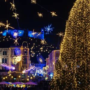 It’s time to get ready for the holidays!  On December 1st, Ljubljana will light up with festive decorations and we can’t wait to see it! Join us in a live broadcast on Friday at 5 p.m. and be ready to be amazed!  Make sure to follow us to be part of the event.
 
#ifeelsLOVEnia #visitljubljana #FestiveSeason #HolidayHappiness
 
Photos by Dunja Wedam, Janez Zalaznik and Dean Dubokovic for @visitljubljana