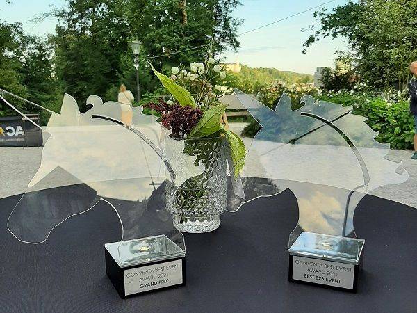STO prejela dve nagradi za Feel sLOVEni@ Business Date na Conventa Best Event Award