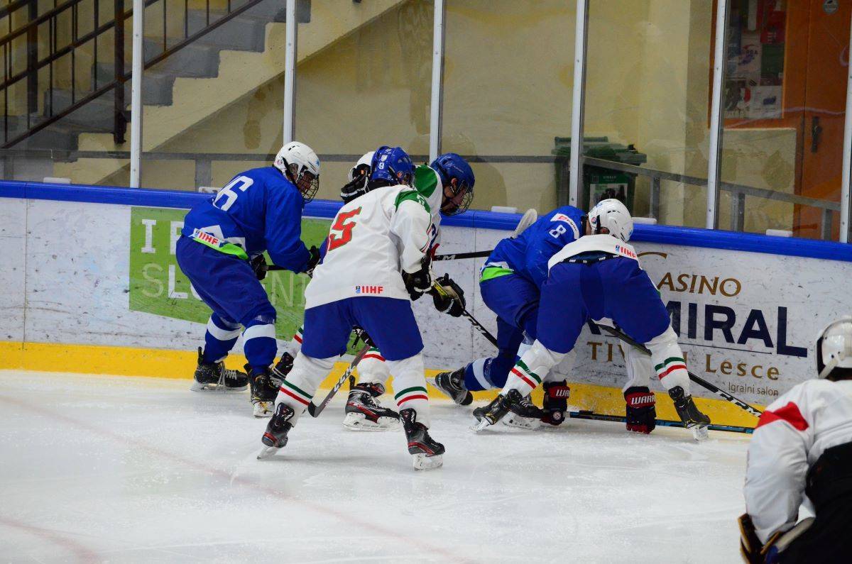 Svetovno prvenstvo v hokeju na ledu za mlade aprila na Bledu