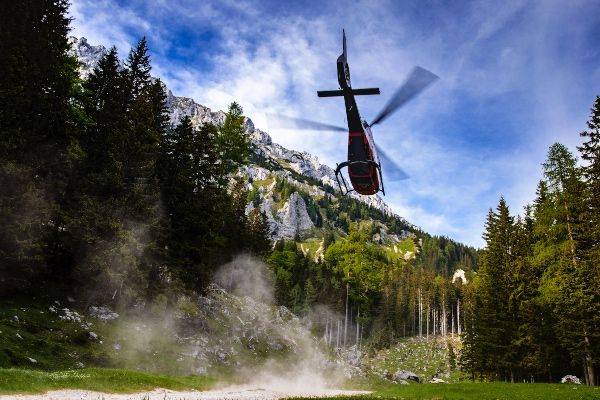 A unique gourmet dinner under the stars you reach – believe it or not – by helicopter
