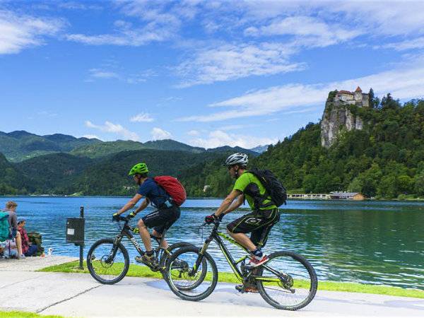 Lonely Planet izpostavlja novo slovensko kolesarsko pot