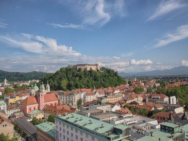 Ljubljanski grad v polletju z več kot pol milijona obiskovalcev